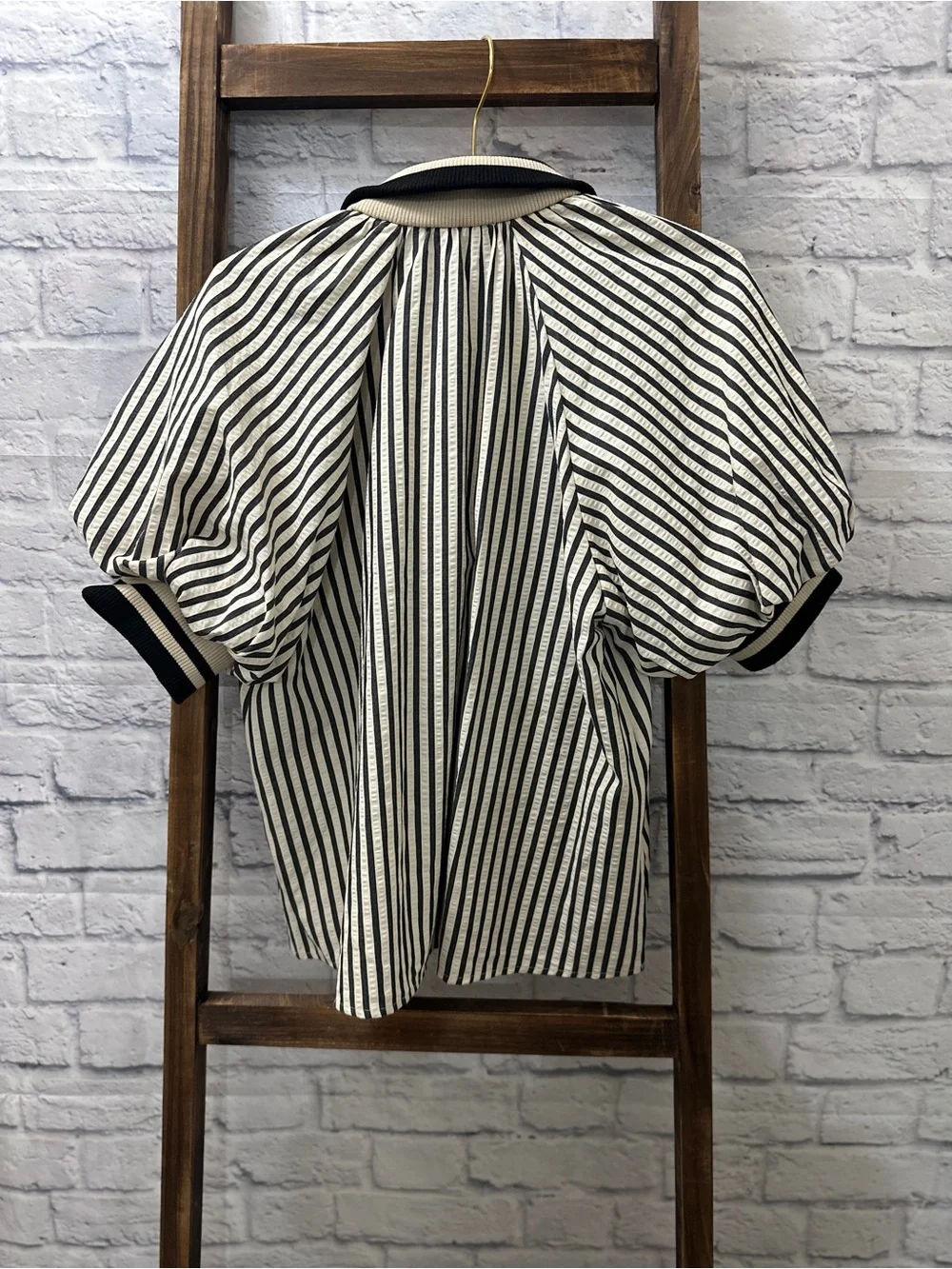entro Black & Cream Striped Short-Sleeve Zip Polo - Picture 2 of 4